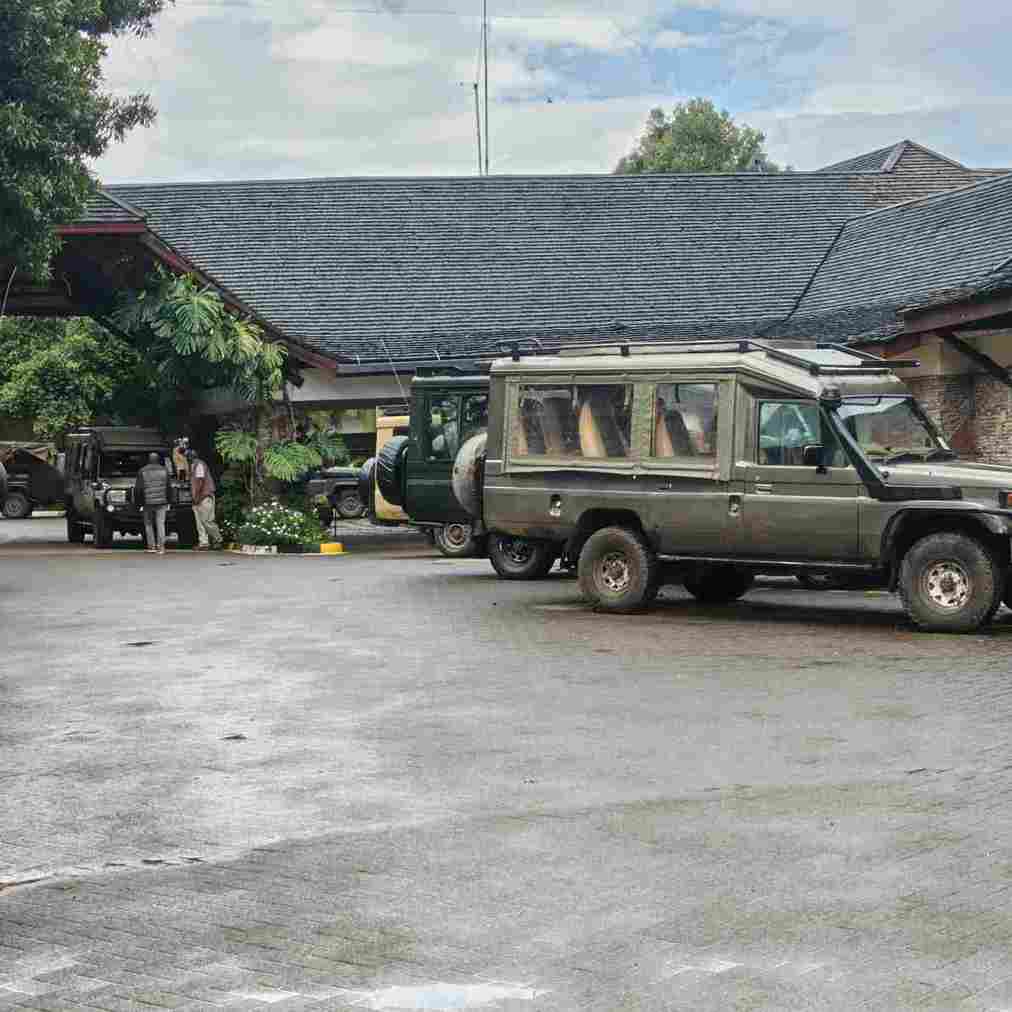 Safari cruiser at Kenya lodge
